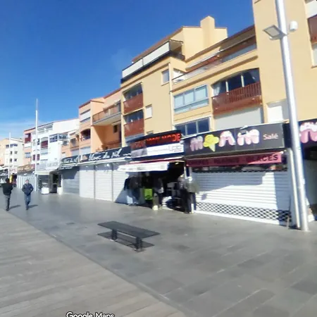 2 Personnes Proche Du Port * Agde